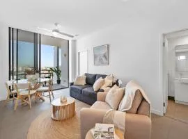 Penthouse Sleep 6 - CBD Views - Resort - Games