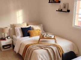 Amarena Guest House、Bollullos de la Mitaciónのホテル