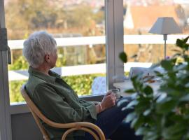 Charming sunroom with panorama view, hotelli kohteessa Randers