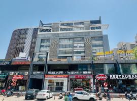Hotel Sulin Prahladnagar: Ahmedabad şehrinde bir otel