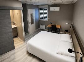 Le Petit Logis, hotel v mestu Beaumont-en-Véron