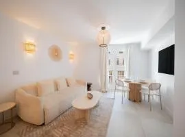 Apartment Place des lices -2BDR-6P- Saint Tropez