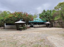 Entebbe garden resort โรงแรมในKitengela 