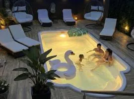 Wellness -Residenz Ehrhardt Urlaub mit Pool und Garten Ferienwohnung im Herzen von Halberstadt