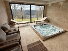 La Rose du Lac Hôtel Appart', hotel a Coucouron