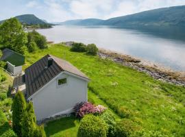 Nordfjord Charm, Hotel in Stårheim
