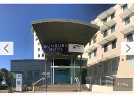 Koombana bay hotel bunbury، فندق في بانبيري