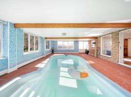 Thetford Retreat with pool, Jacuzzi, parking, Wi-Fi、ミルデンホールのホテル
