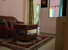 Cube Hut, hotel di Tarapith
