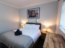 Bayview Apartment by Guestz