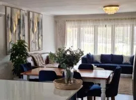 777 Shalom Villa, Private Event & Luxury Stay