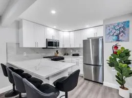 Breezy Seaside Escape 2BR Free Parking Steps to Beach