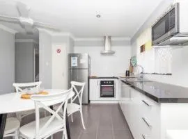 Ocean Beach Chalet 18