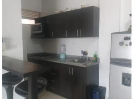Hermoso apartamento cerca a CC Mayorca, Universidad CES, Primavera Arena y metro, Hotel in Sabaneta