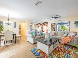 Englewood, Manasota Keys - 2 Bedroom Luxury Villa, Pool, Game room, 6 min to Beaches next to Canal