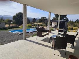 Hermosa casa en lago rapel, hotel a Lago Rapel