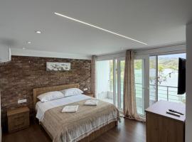 Lundra, hotel u gradu Gramsh