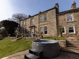 HAZEL BROW - Country House Retreat with Alpaca Walks, Farm & Hot Tub Rental Available