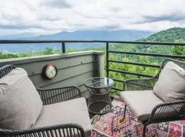 Peak Hangout Studio Loft for 4 Deck Wifi Pool