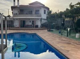 Casa rural con piscina y vistas en Cuesta Blanca