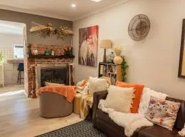 High Garden Sleeps 12 No cleaning fee Pets welcome