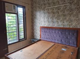 Flat, Hotel in Lāndrān