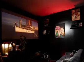 Le Hollywood, Cinéma privé, Jacuzzi & Popcorn