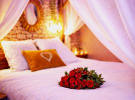 Duplex Safari jusqu'à 4 personnes, Spa XXL, day use, 5 min centre ville, cinéma, cascade et lit sous les arbres, Hotel in Bourgoin-Jallieu