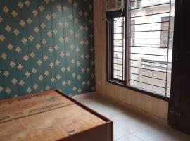2bhk fully furnished with Swimming pool, Hotel in Lāndrān