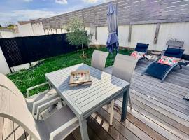 Charmante maison proche La Rochelle, hotel i Saint-Xandre