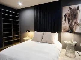 Maison Atelier Centrally Located Designer 1bd