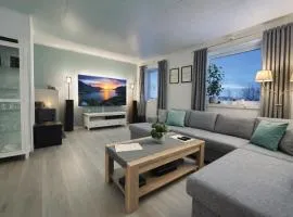 Northern Lights Apt Midtgaard, Kvaløya Tromsø Modern 2BR, Free Parking