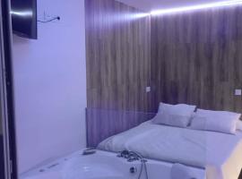 Mabel House Suites โรงแรมในMijares