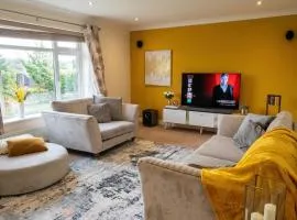 43 MBR - Spacious 4 Bedroom House- Downley, High Wycombe