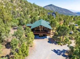 4BR Sneak Away Log Cabin I Mountain View & Garage