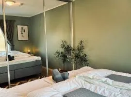 Sunny Terrace - Airy Apartment in the Heart of Lofoten