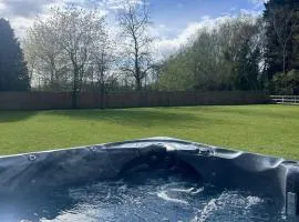 Marzion House with Hot Tub