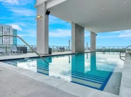 Stylish Studio with Balcony City Views Sleeps 4