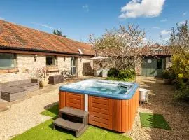 Bramley Barn near Bath + Hot tub