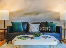 Bears and Freedom Studio Condo for 2 wifi pool