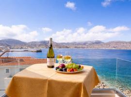 Dolphin Hotel Apartments, hotel a Karpathos