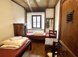 Interessante Ferienwohnung ARRESTZELLEN für 7 Pers - Rittergut Leppersdorf vor Radeberg bei Dresden