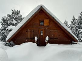 Chalet vue imprenable sur lac et pistes, hotel di Les Angles