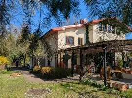 Ciche apartamenty w pięknym ogrodzie