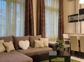 FashionStreet Top Location Suites