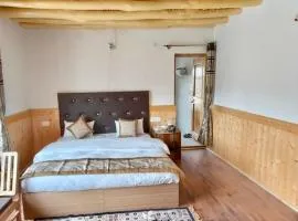 Walnut Snowveil Residency