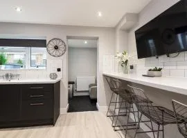 Studio Room with Parking, Long Stay, Near London, Contractors, Relocators, Monthly discounts