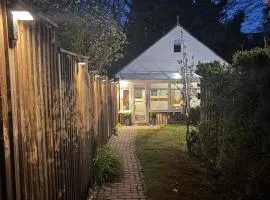 Cozy & Self Contained Garden Bungalow