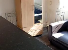 1 bedroom flat which can accommodate 4 to 6 guests