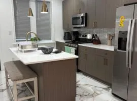 Master Suite with Private Bath - South Philly
